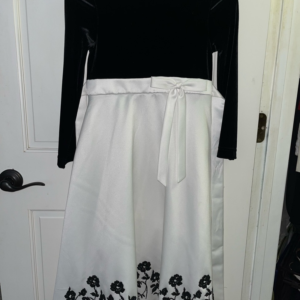 Rare Editions Black Velvet and White Floral Dress